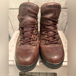 Vintage Timberland Brown Leather Ankle Boots in Excellent Condition
